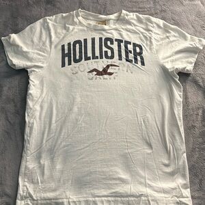 Hollister graphic tee